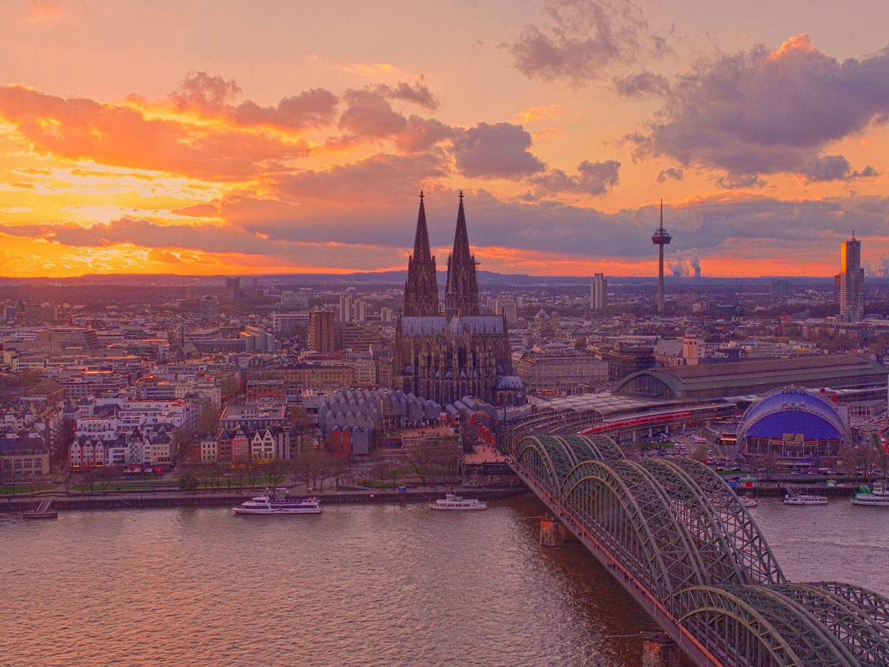 About Me - Felix Neo Rieder